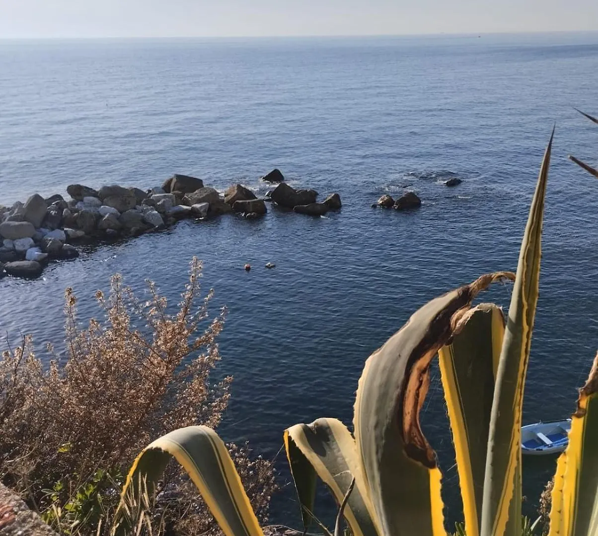 Casa Vacanze Andrea La Tua Base Per Visitare Il Mare Delle Cinque Terre Apartment La Spezia 0*,  Italy